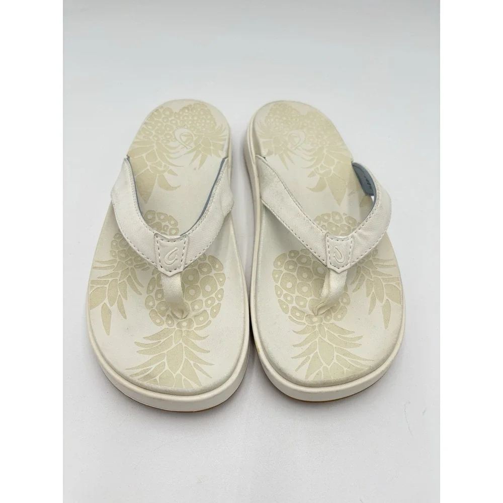 Olukai Womens 7 White Flip Flop Sandals Pineapple Print Comfort Beach Shoes
